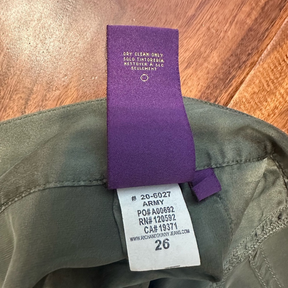 Rich & Skinny Women's Green Cargo Shorts - Picture 7 of 7
